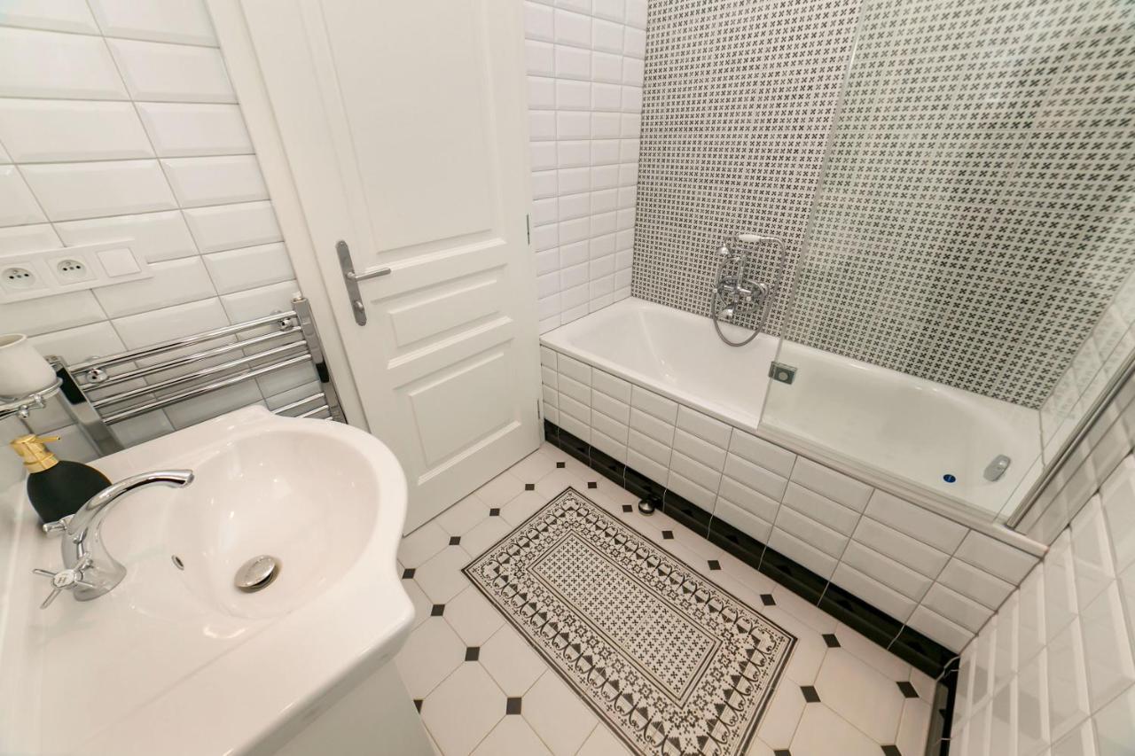 New 1 - Self Check In, Free Parking Apartment Pressburg